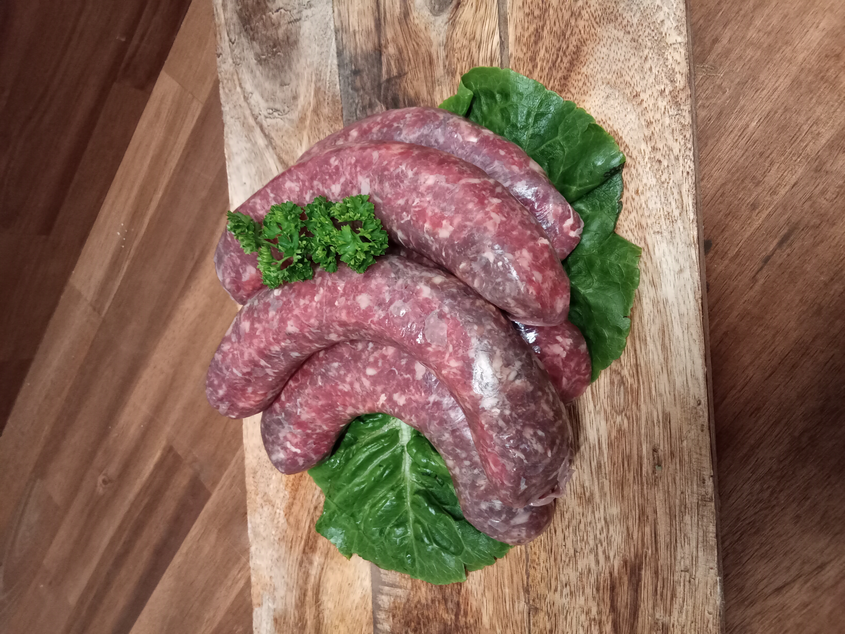 Hausgemachte Bratwurst aus dem Hofladen