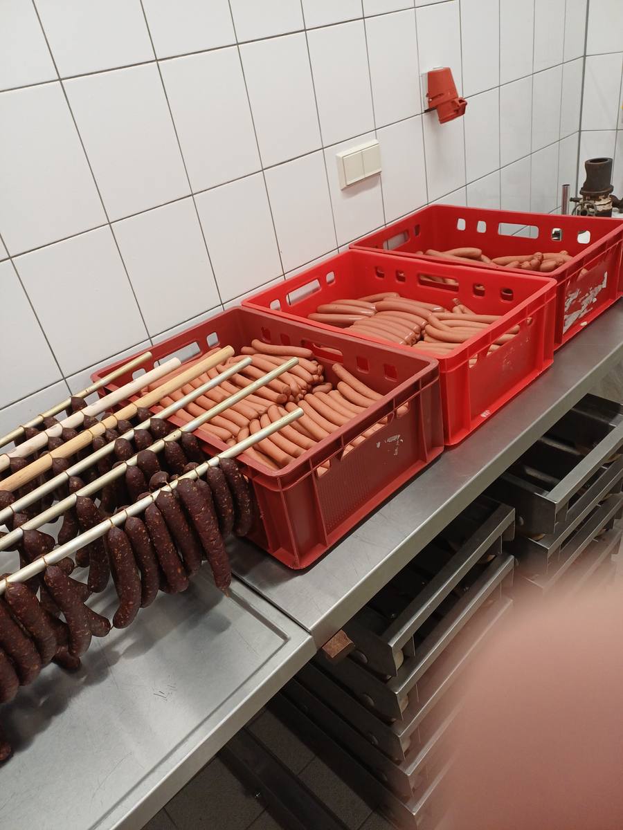 Wurstvielfalt aus eigener Herstellung